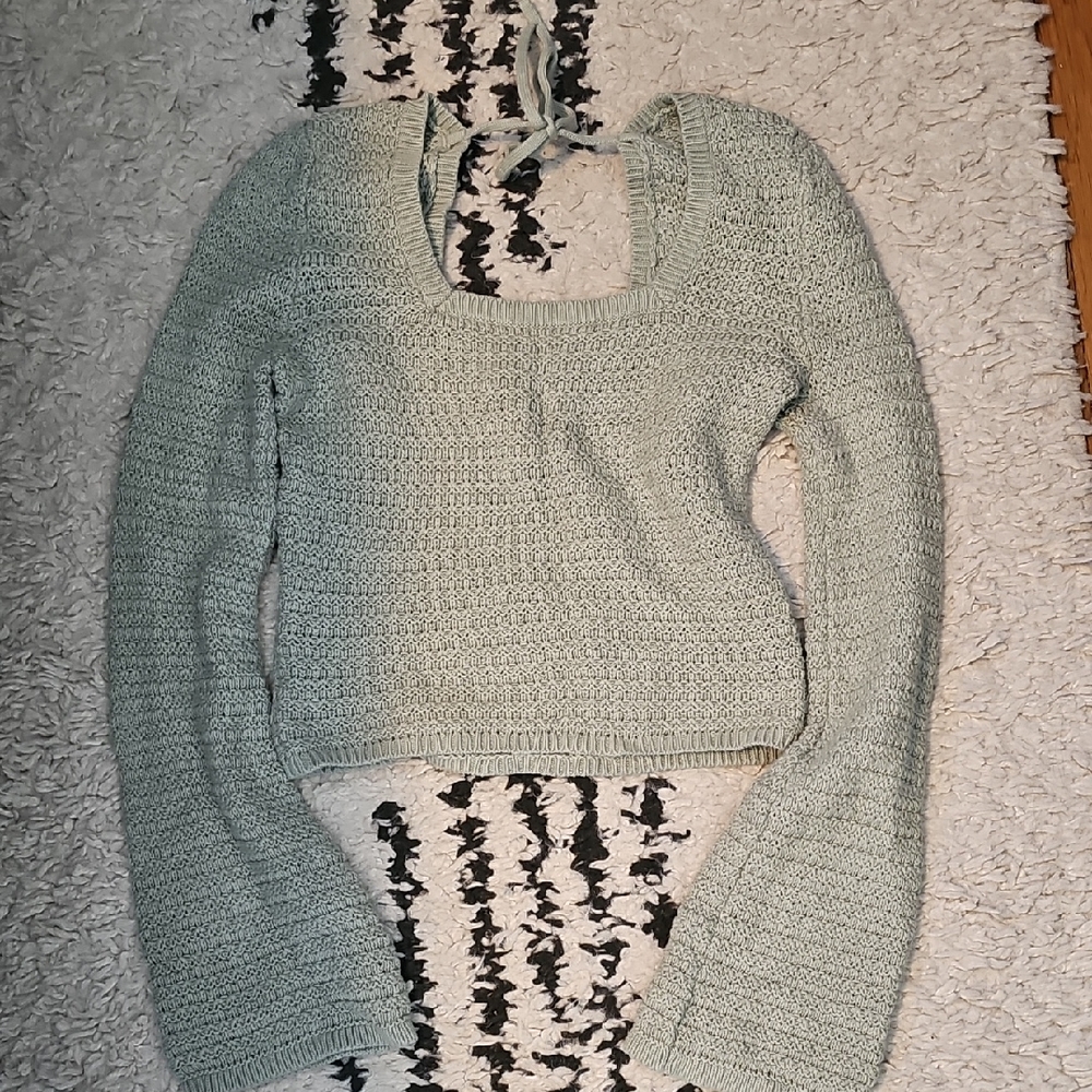 Hollister Women's Sage Green Sweater